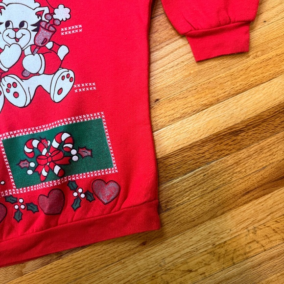 Adorable Vintage Red Christmas Cats & Presents Sweatshirt - Picture 6 of 7